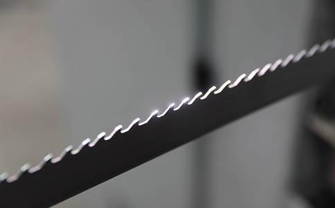 甘孜双金属带锯条产生切削噪音的原因具体有哪些？